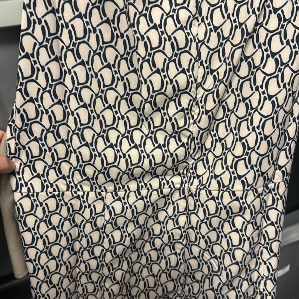 Elegant Patterned Jumpsuit in tan with sash that ties at waist - Picture 4 of 10